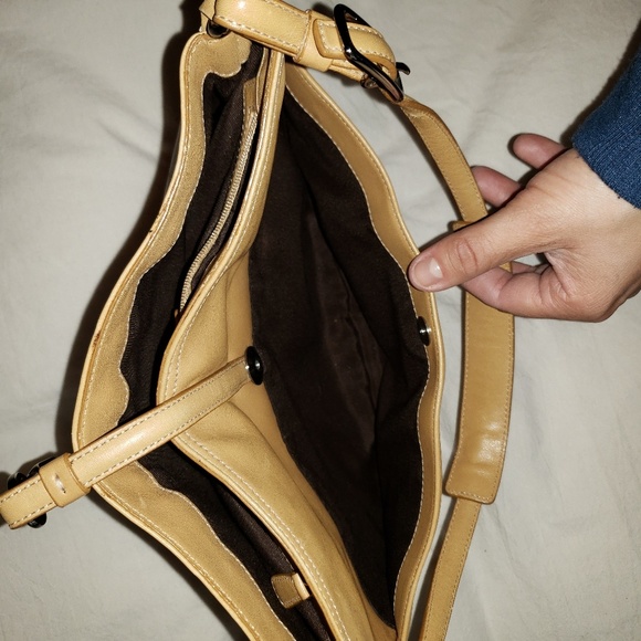 Coach shoulder purse - Picture 3 of 6